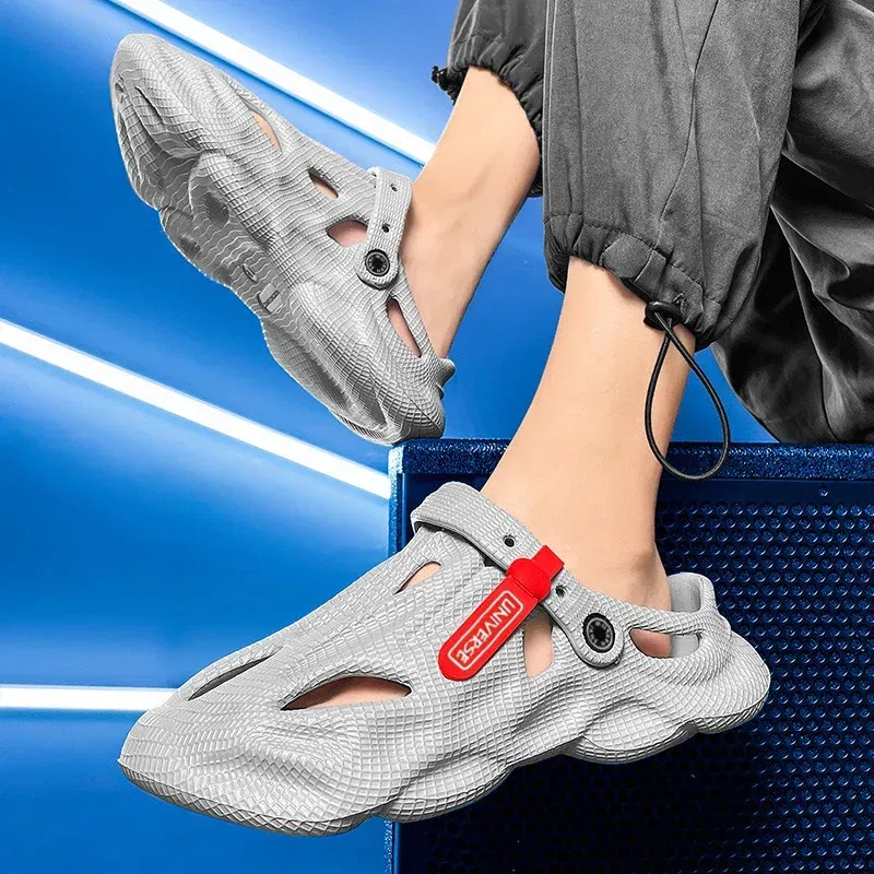 Color: black, Shoe Size: 39 - Summer Men's Clogs Sandals Lightweight Breathable Anti-slip Beach Slippers Men Outdoor Slippers Clogs Anti-slip Beach Slippers