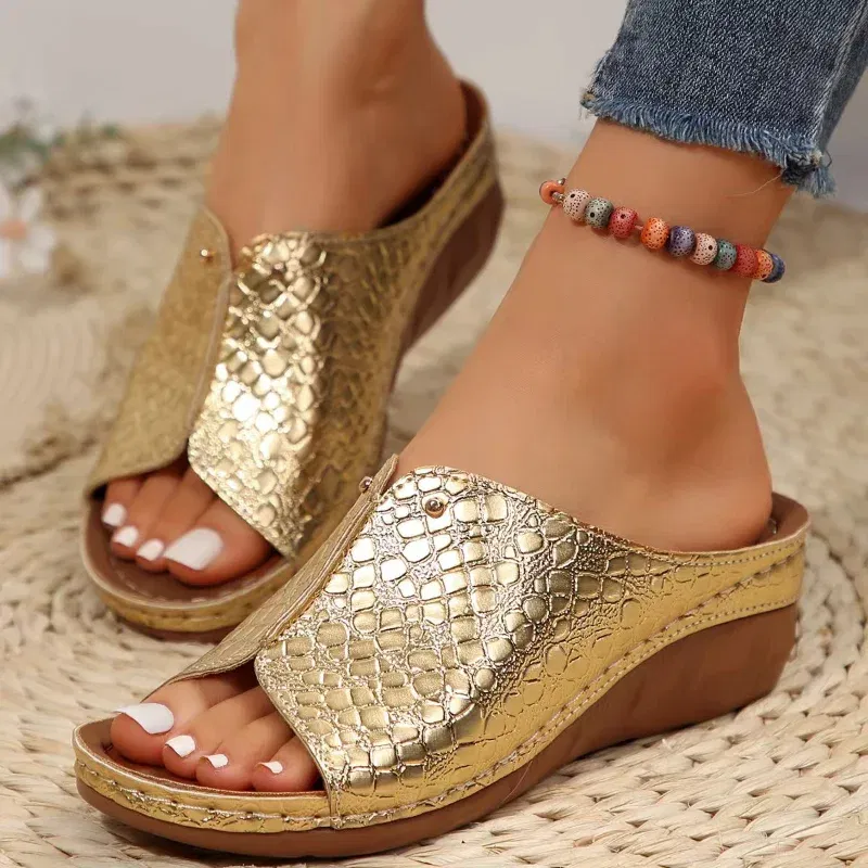Color: black, Shoe Size: 40 - Women Gold Wedge Slippers New Summer Woman Crocodile Print Platform Sandals Female PU Leather Non Slip Beach Slides