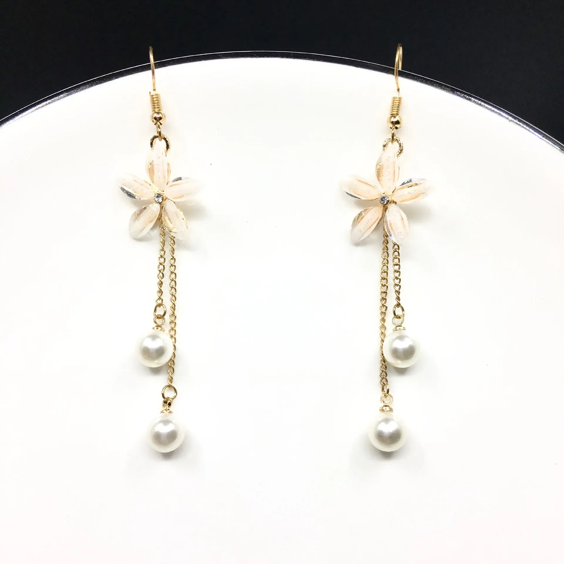 Metal Color: Light Yellow Color - Flower Earrings 2019 Punk Fashion New Earrings Lady Wild Chain Pearl Crystal Flower Earrings Gift Wholesale Ladies Earrings