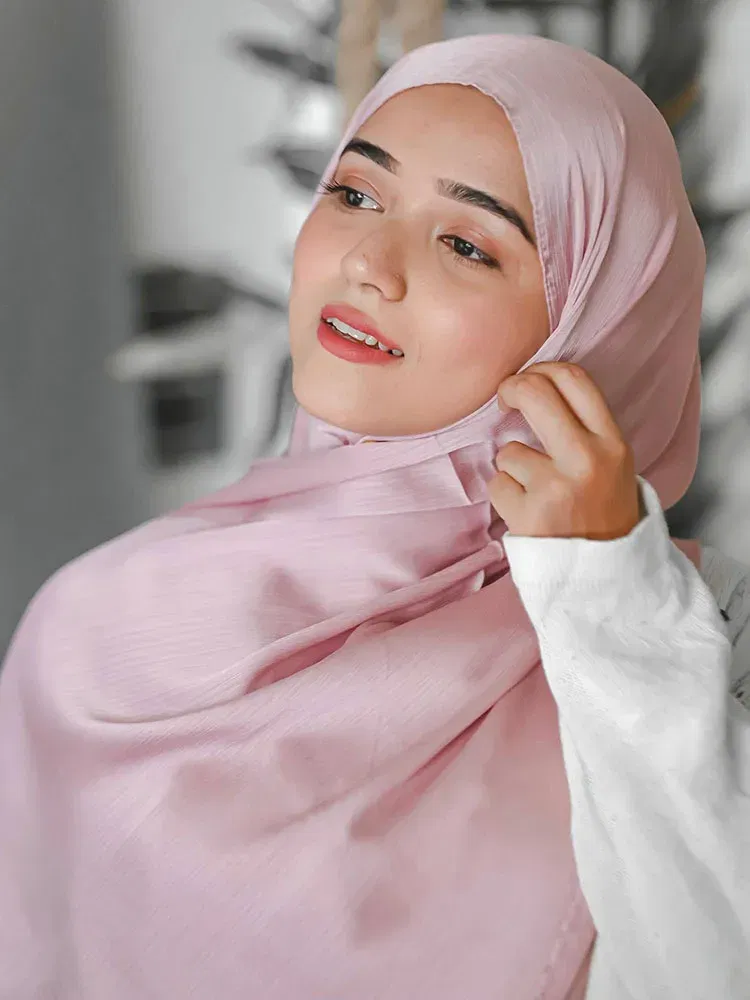 Color: LIGHT GINGER - Hot Premium Satin Crinkle Hijab Scarf Chiffon Shawl Plain Muslim Women Hijabs Breathab Islam Women Turban Pleated Scarf Ramadan