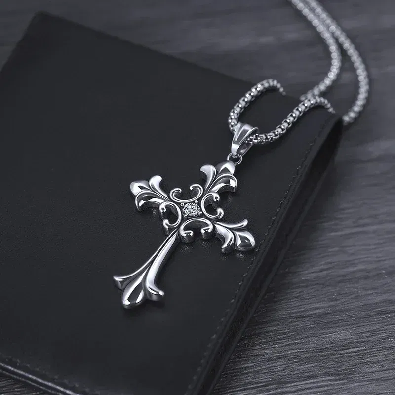 Fashion Personality Retro Gothic Cross Pendant For Men And Women Street Hip-Hop Trendsetters Versatile Necklace Accessories