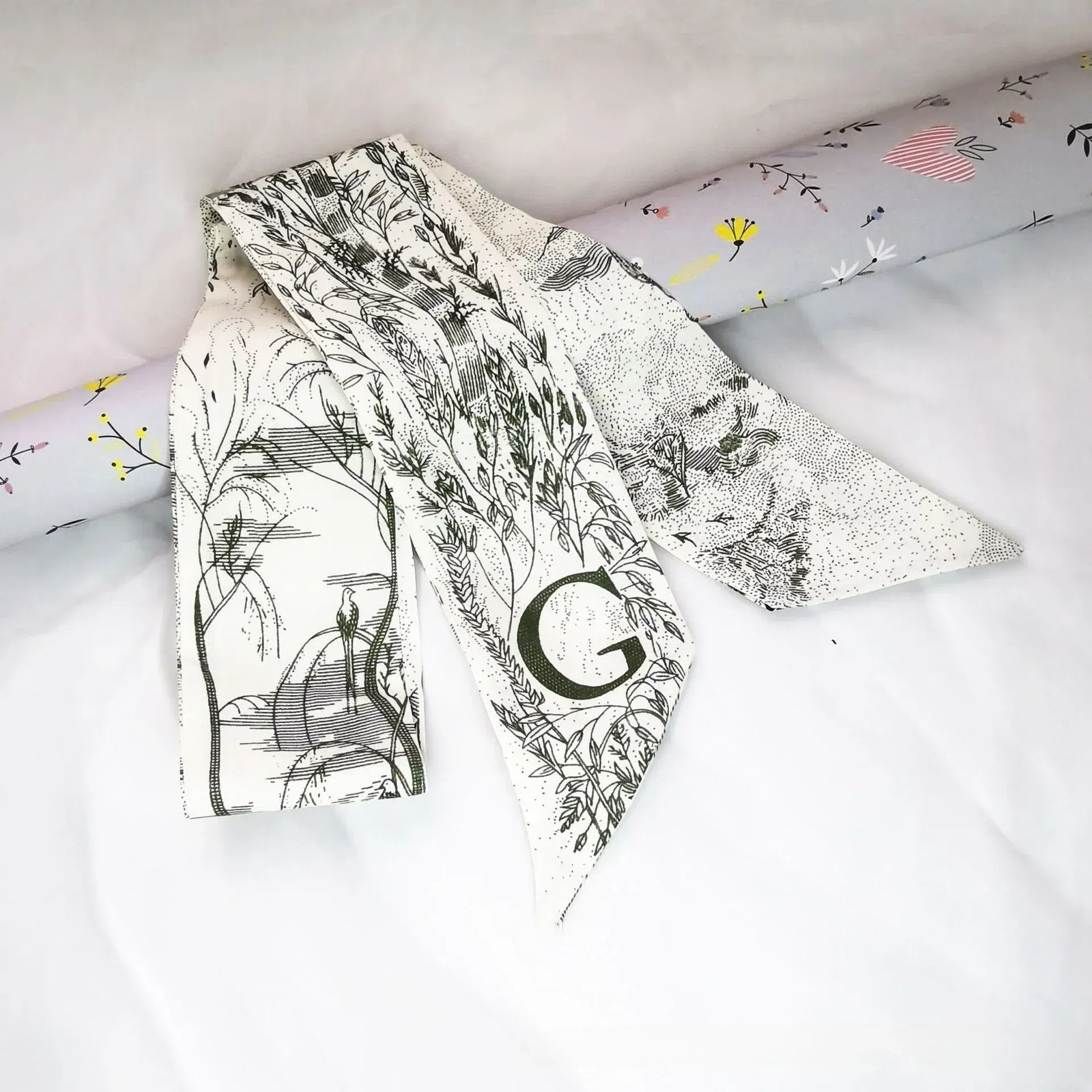 Color: green, Size: XXS - Fashion Skinny Scarf Women Luxury letter Printing Tie Bag Handle Ribbon Hair Band Women's Headscarf New Lady Design Silk Scarves