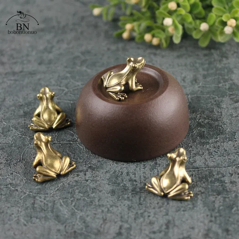 Retro Copper Small Cute Frog Figurines Miniature Desktop Ornament Decorations Accessories Metal Brass Animal Toad Tea Pet Decors