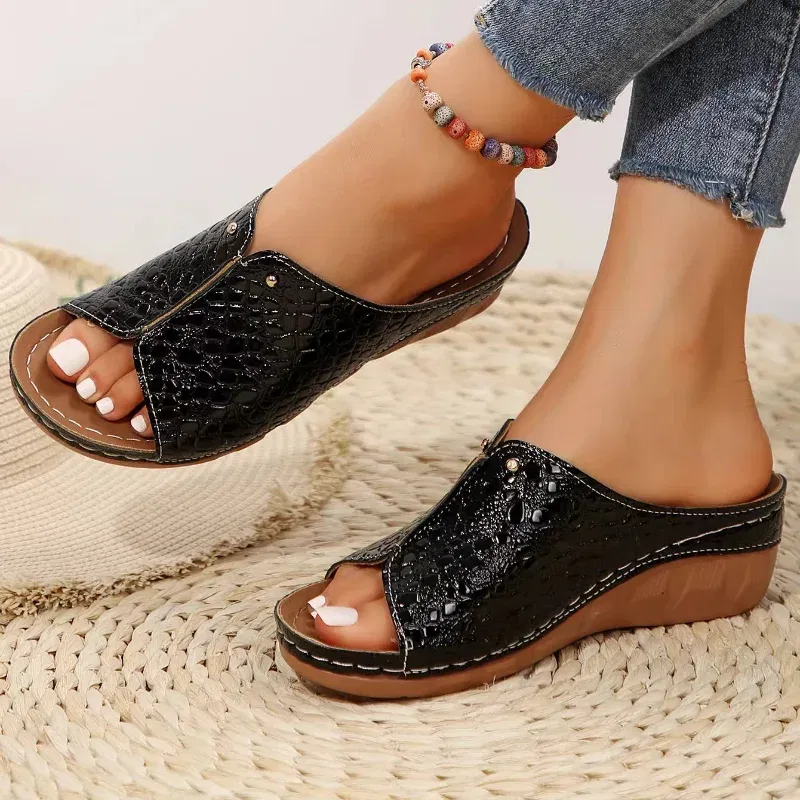 Color: Gold, Shoe Size: 40 - Women Gold Wedge Slippers New Summer Woman Crocodile Print Platform Sandals Female PU Leather Non Slip Beach Slides