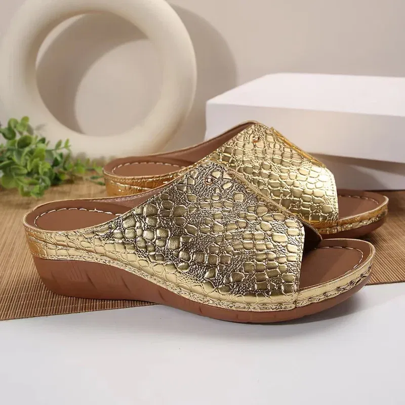 Color: Gold, Shoe Size: 40 - Women Gold Wedge Slippers New Summer Woman Crocodile Print Platform Sandals Female PU Leather Non Slip Beach Slides