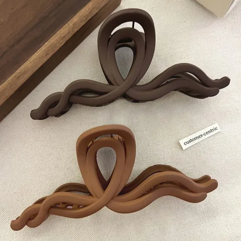 Color: Lavender - Frosted Wave Grab Clip Large Maillard Hair Clip Elegant Girls Shark Clip Back Head Hairpin Hair Accessories Jewelry Gifts