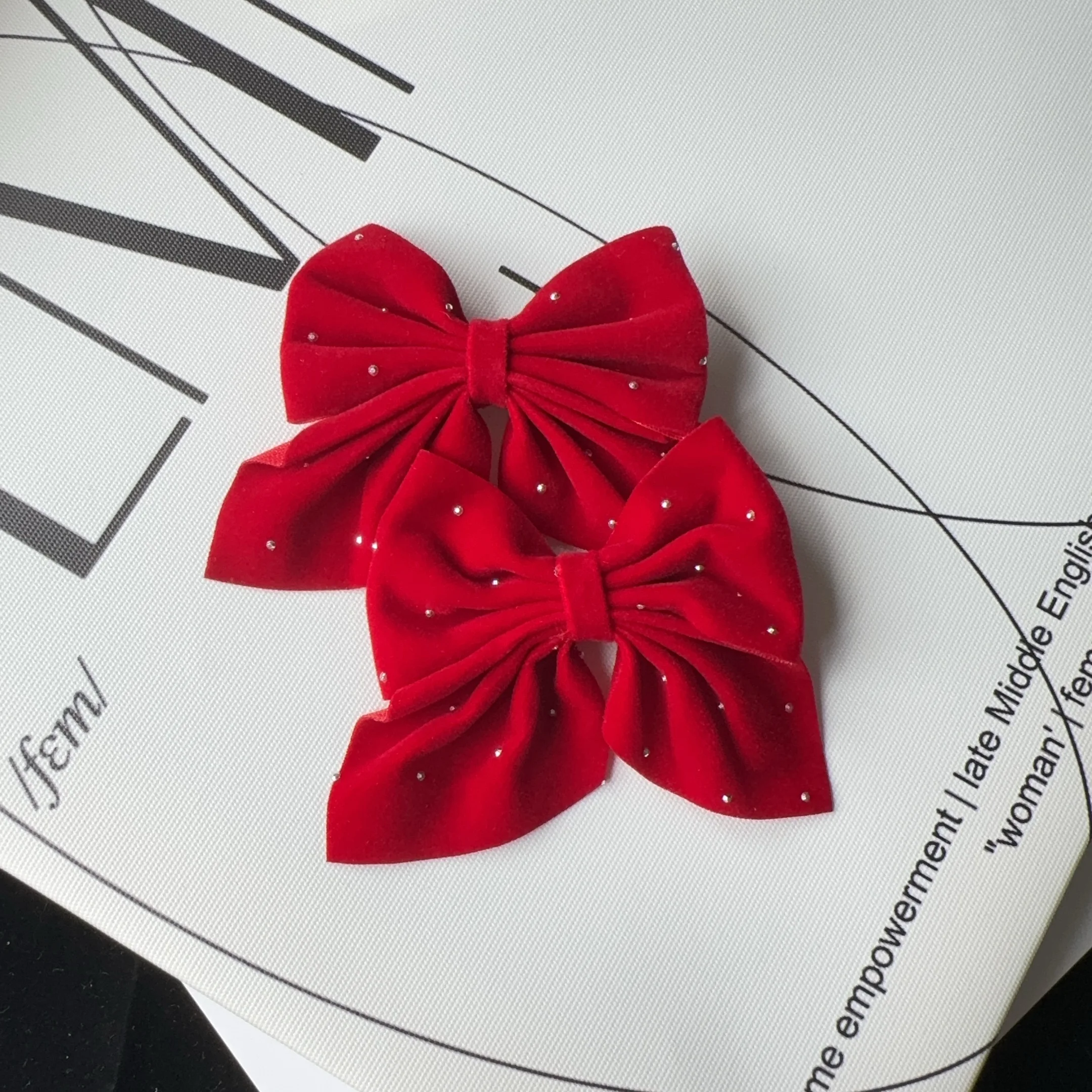 Color: Beige - 2Pcs Starry Dots Red Velvet Bow Hair Pins Hair Clips Kids Girls Fashion Christmas Barrettes Ponytail Holder Headwear Accessories