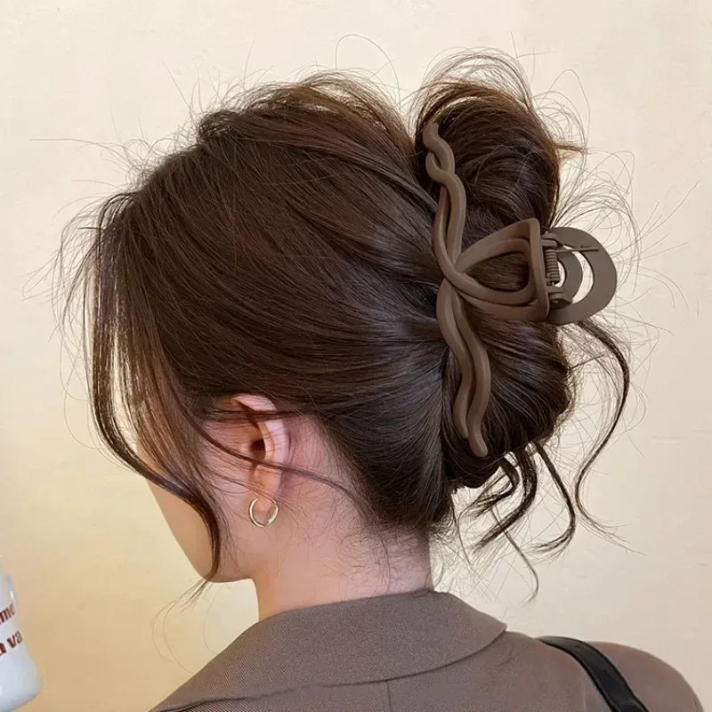 Color: GRAY - Frosted Wave Grab Clip Large Maillard Hair Clip Elegant Girls Shark Clip Back Head Hairpin Hair Accessories Jewelry Gifts