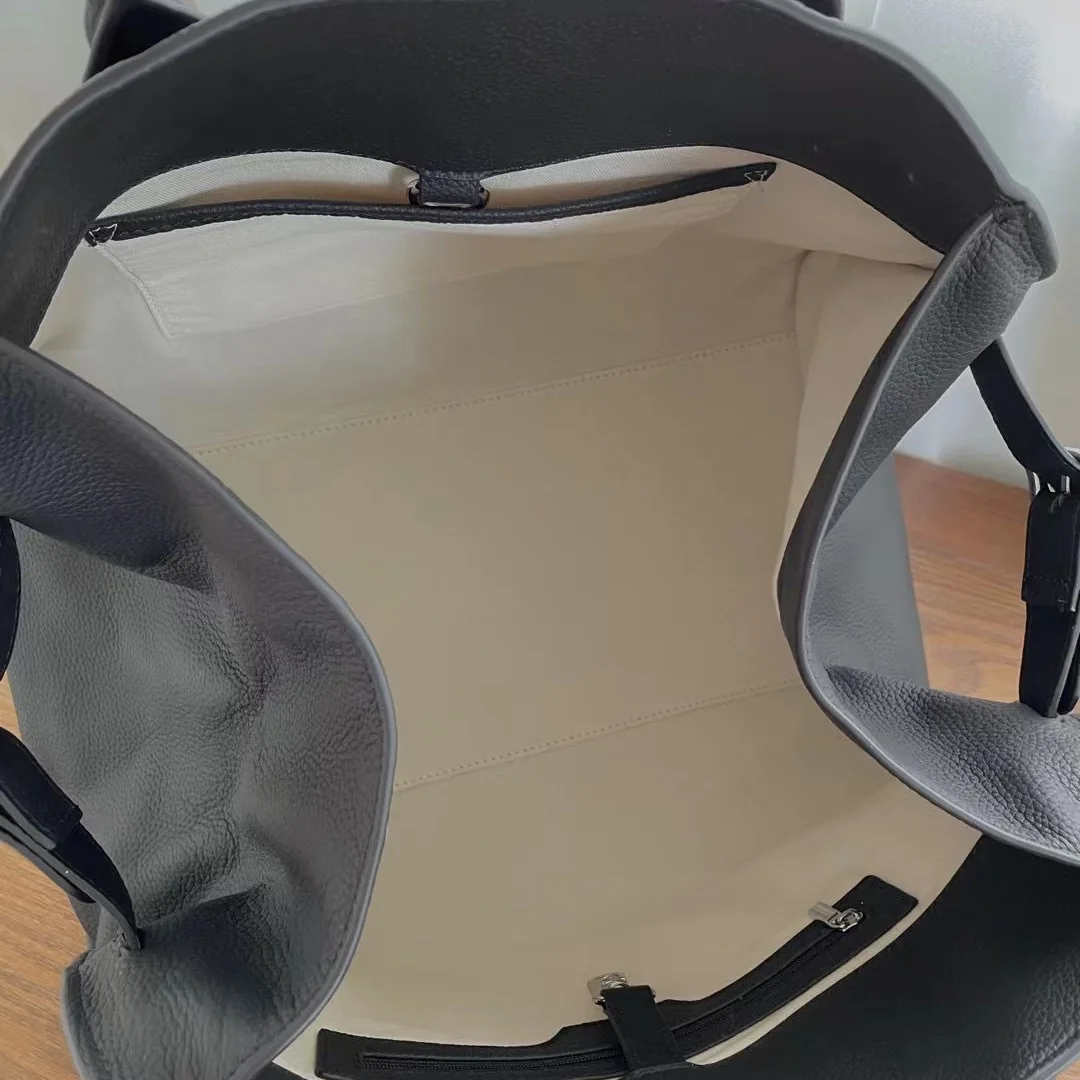 Color: black - Large capacity handbag, simple business briefcase, women's handbag for work and travel