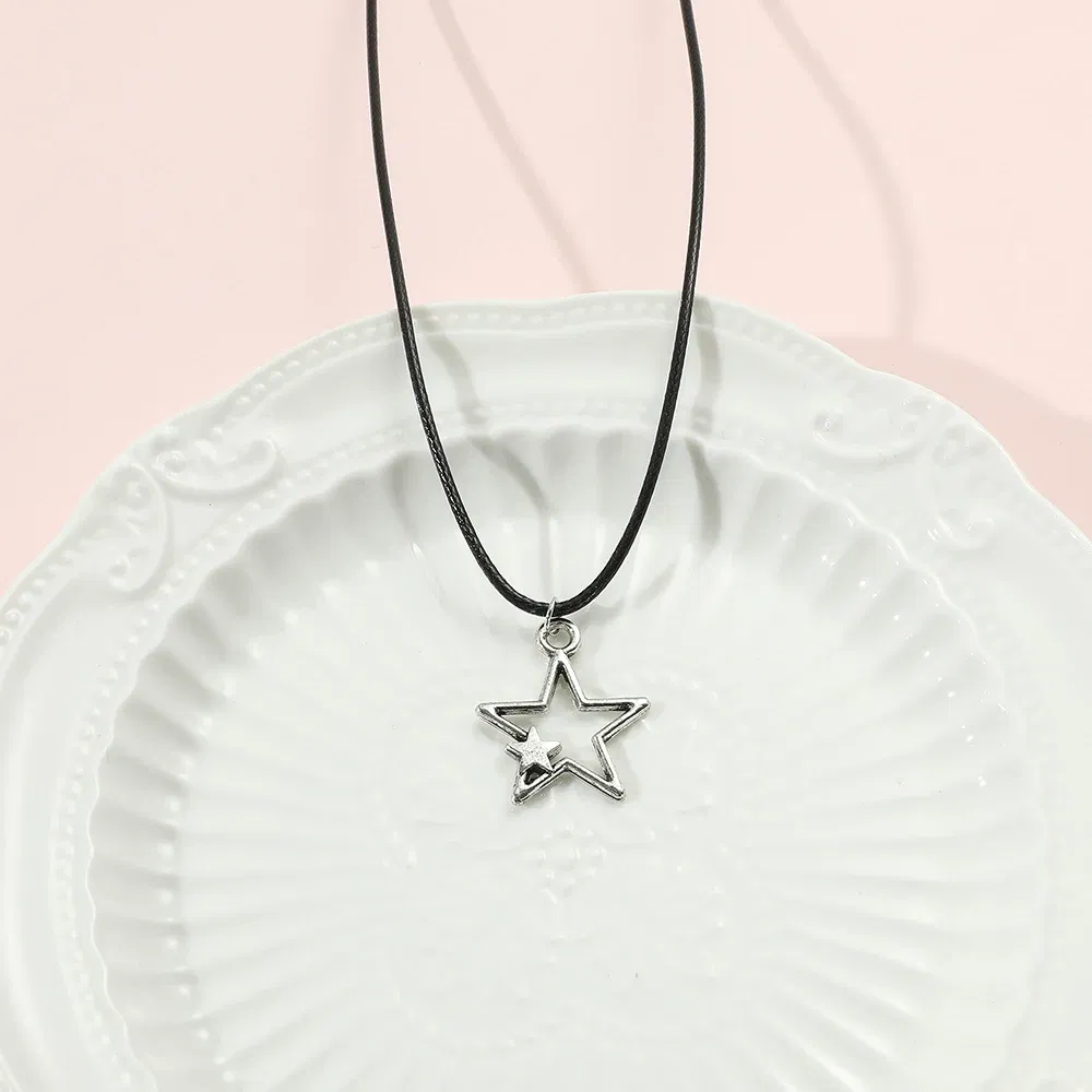 Fashion Vintage Simple Star Pendant Necklace for Women Men Punk Hollow Star Neck Chain Trendy Y2k Jewelry Accessories