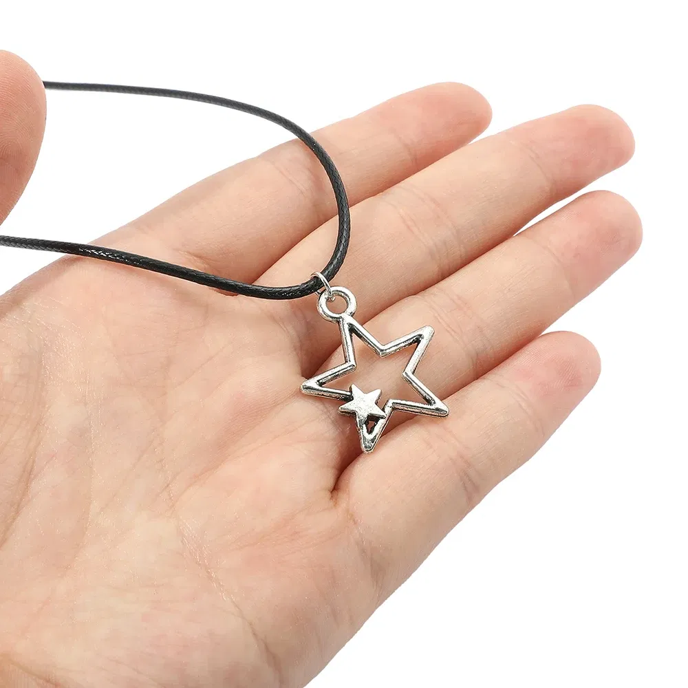 Fashion Vintage Simple Star Pendant Necklace for Women Men Punk Hollow Star Neck Chain Trendy Y2k Jewelry Accessories