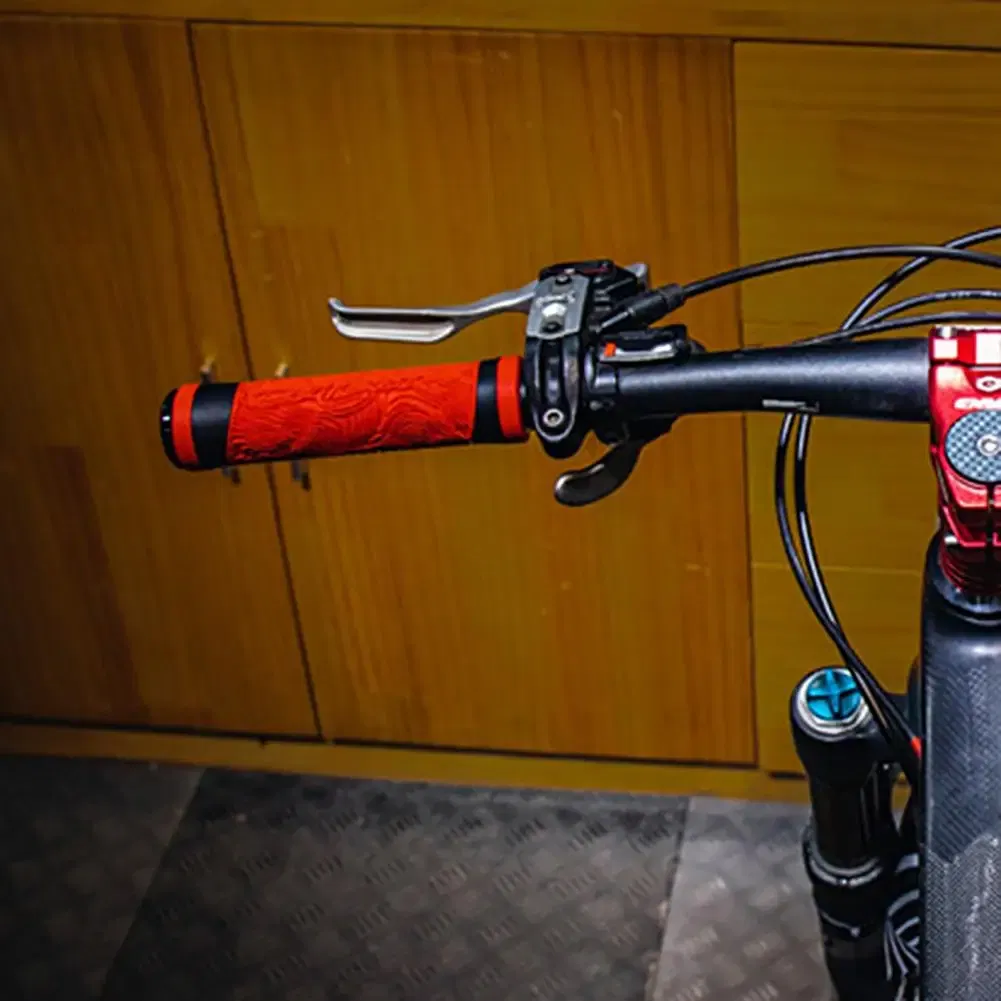 Color: WHITE, Ships From: CHINA - 1 Pair Durable Ergonomic Design Anti-deformation Bicycle Handlebar Grips Good Flexibility Bike Handle Grips Stoppers