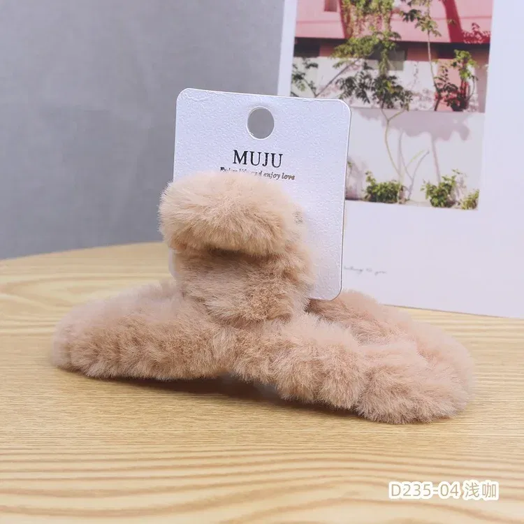 Color: khaki - Advanced Sense Card Hair Clip Korea Autumn and Winter Hair Clip Sweet and Gentle Wind Back Hair Grab Plush Shark Clip