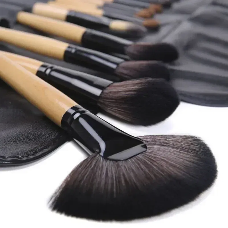 Handle Color: Beige - Gift Bag Of  24 pcs Makeup Brush Sets Professional Cosmetics Brushes Eyebrow Powder Foundation Shadows Pinceaux Make Up Tools