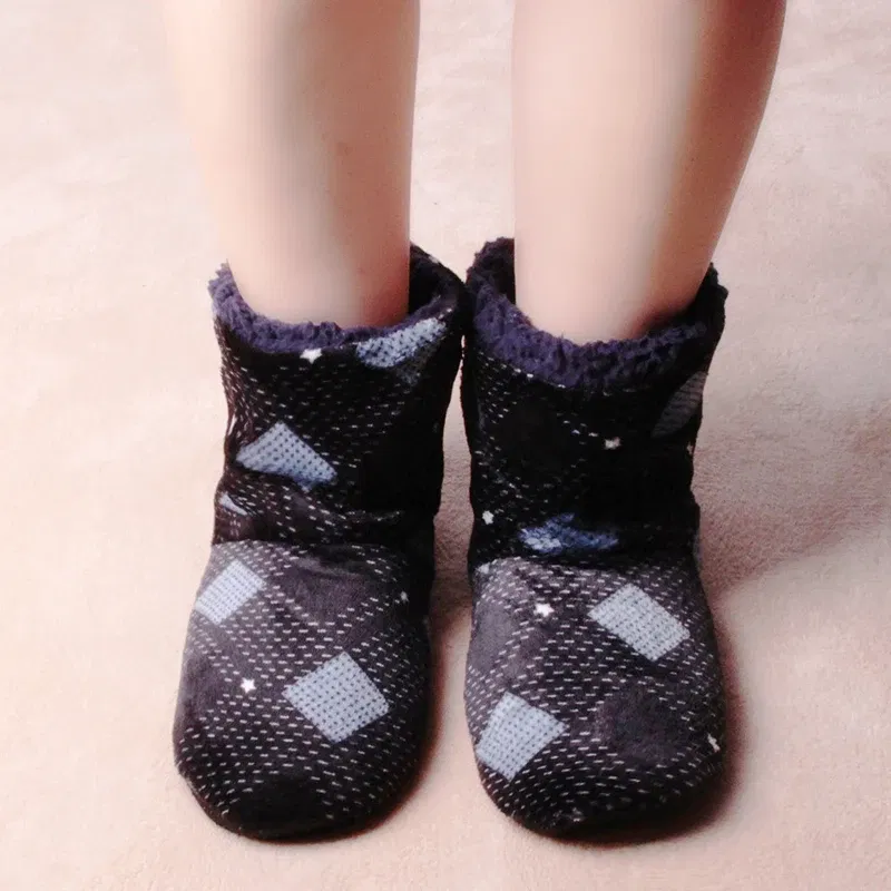 Color: GRAY, Shoe Size: 43 - Mntrern Casual Men Shoes Home Slippers Lattice Soft Plush Male House Slippers Warm Winter New Cotton Slippers Shoes Men Big Size