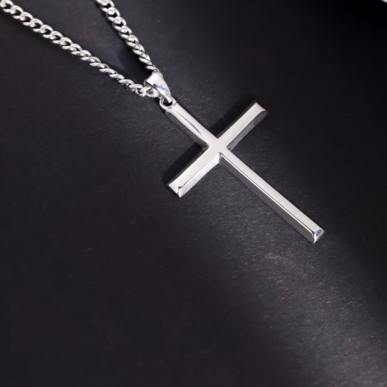 ARTPAGE® 925 Sterling Silvery Minimalist Cross Pendant Necklace – A Stylish and Fashion-Forward Accessory