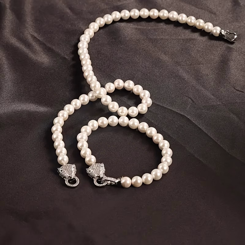 925 Silvery Plated Freshwater Pearls Bracelet Necklace Set – Elegant, Timeless Fashion with a Unique Leopard Head Clasp