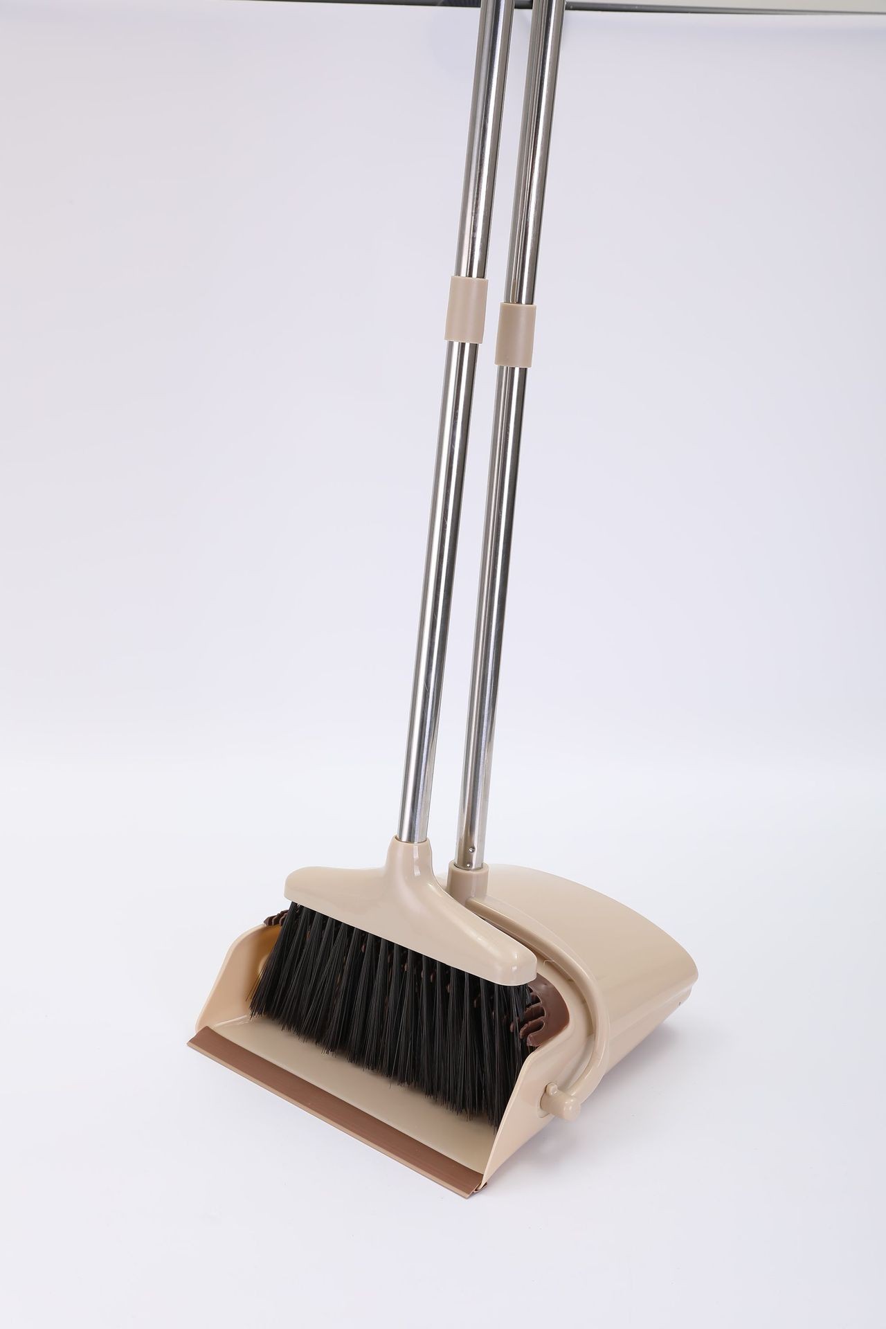 Self Standing Broom