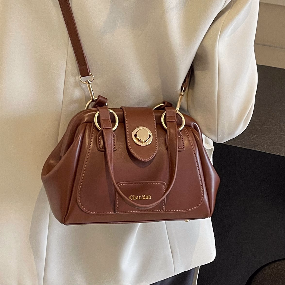 LABOONOO Women's Handbag – Retro Elegant Niche Design with Premium Texture