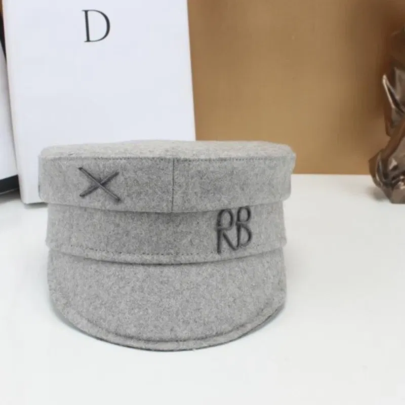 Designer New Winter Embroidery Letter Baker Boy Straw Caps Purple Newsboy Caps Thick Warm Flat Cap Chapeau Homme
