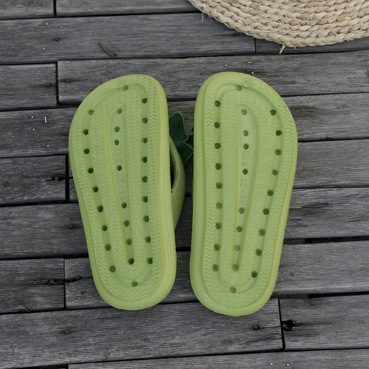 Color: Olivine, Shoe Size: 36-37 - Summer Multi Color Women's Flip Flops Fashionable Metallic Teddy Bear Bow Slide Sandal Beach Vacation Home Versatile  Footwear