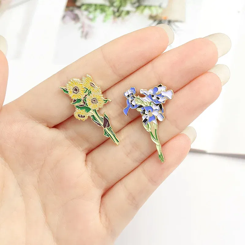 Metal color: Gold-color - Van Gogh Oil Painting Brooch Van Gogh Brooch Galaxy Brooch Star Moon Sunflower Brooch Art Brooch Van Gogh Lapel Pin