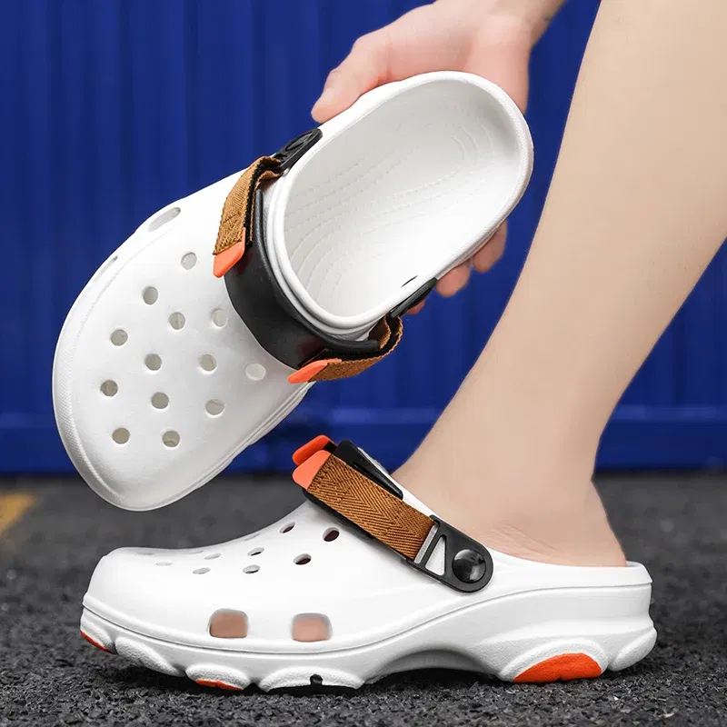 Color: light green, Shoe Size: 42 - Summer Men's and Women's Leisure Breathable Garden Shoes, Couples Outdoor Beach Baotou Cool Drag Hole Shoes