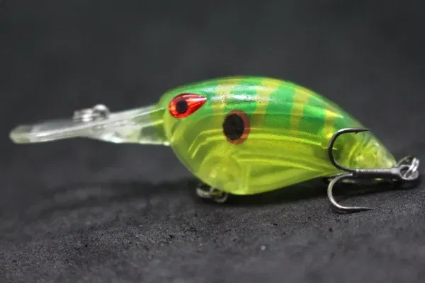Color: Golden - wLure Crankbait Wobble Fishing Lure 6cm 5g Deep Diving Tight Action Fresh Water Hard Bait Floating 8# Hooks Insect Bait C770