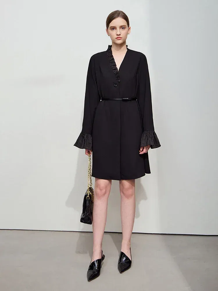 AMII Minimalist Chiffon Dress Women 2025 Spring New French Commuter Asymmetric Ruffle V-neck Slim Flower Button Skirt 12511079