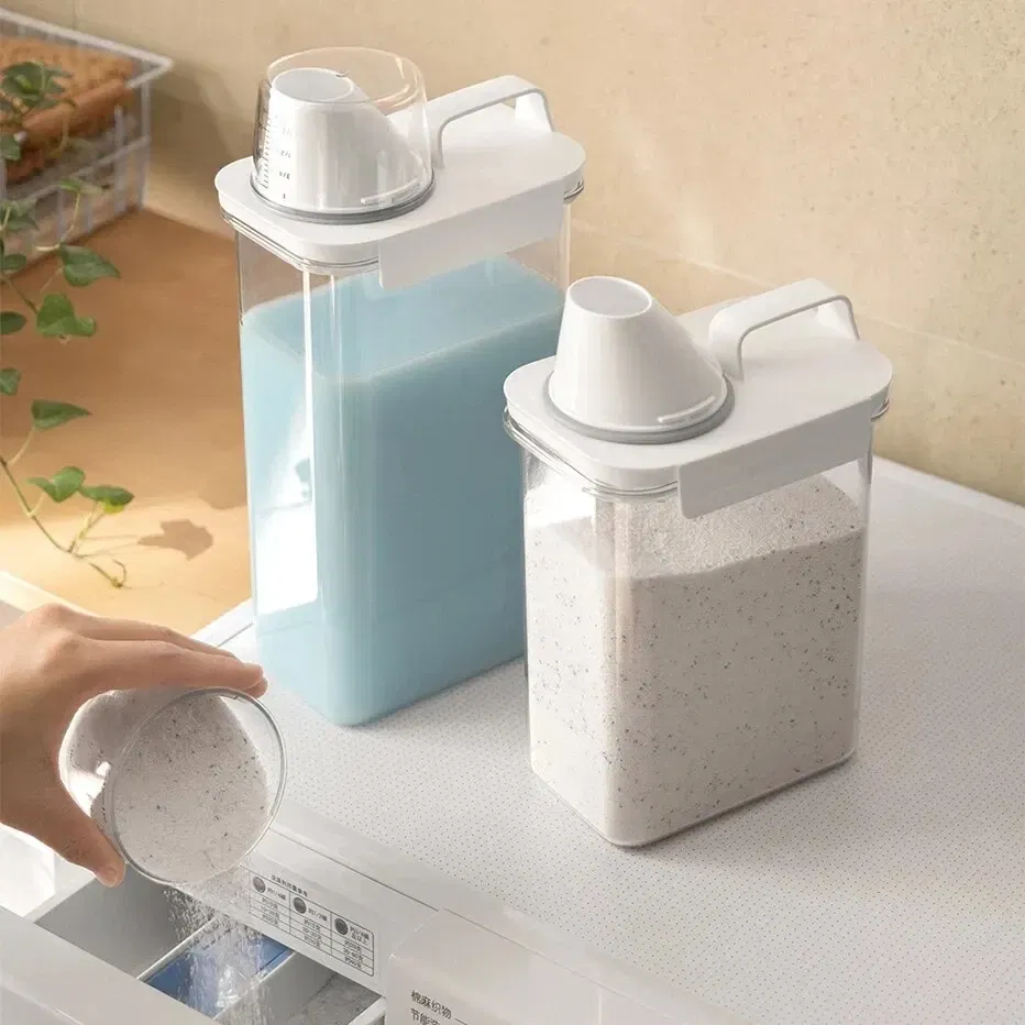 Color: Clear - Portable Washing Powder Dispenser with Measuring Cup - Airtight Laundry Liquid Storage Jar for Convenient and Efficient Laundry