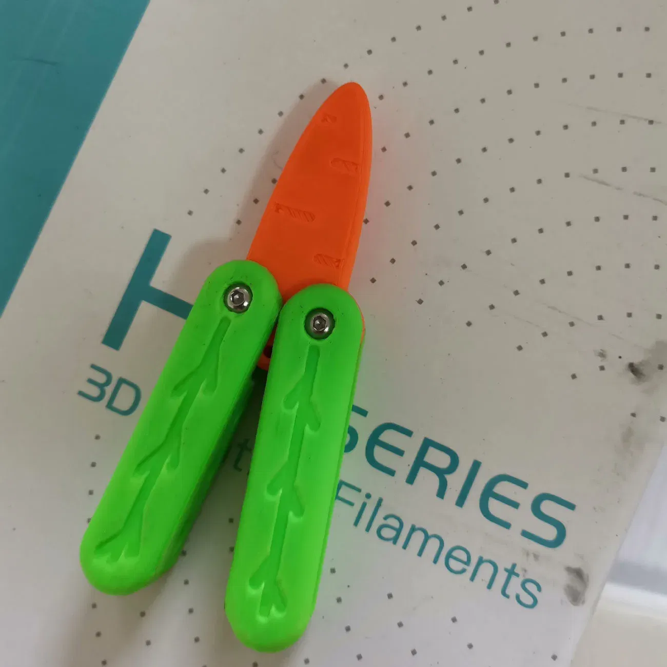 Color: Burgundy, Ships From: CHINA - Gravity Folding Claw Knife Radish Knife 3d Printing Gravity Knife Small Radish Knife Push Card Decompression Fidget  Mini Toy