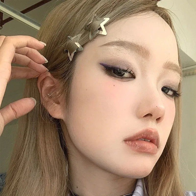 Color: Green - 10/25/50/100/200pcs Silver Star Hair Clips for Girl Y2k Filigree Star Metal Snap Clip Hairpins Barrettes Hair Accessories