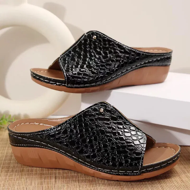 Color: black, Shoe Size: 42 - Women Gold Wedge Slippers New Summer Woman Crocodile Print Platform Sandals Female PU Leather Non Slip Beach Slides