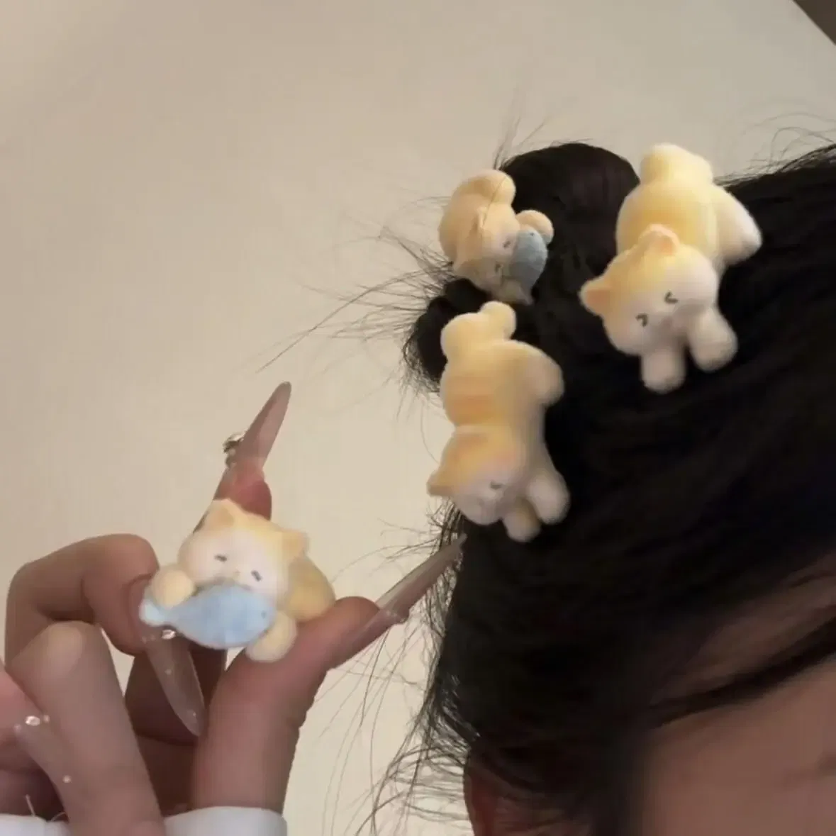 Color: GRAY - 1/2pcs New Cat Flocking Hair Clip Plush Cute Cat Fish Hairpin Sweet Kawaii Hair Clips for Girls Kids Headwears Deraction Gifts