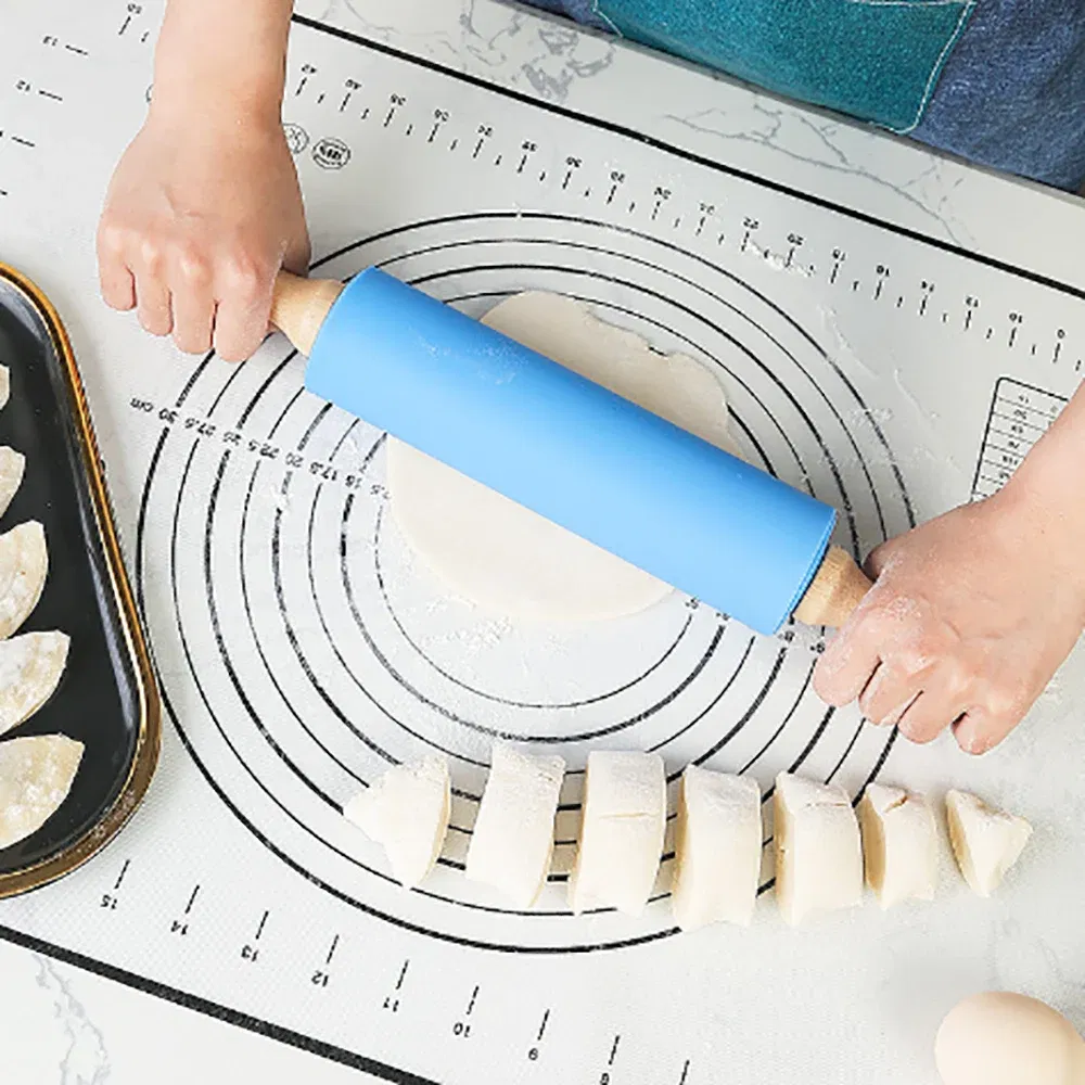 Color: Pink - 1pcs Non-Stick Wooden Handle Pin Pastry Dough Flour Roller Silicone Rolling Kitchen Baking Cooking Tools Christmas Rolling Pin