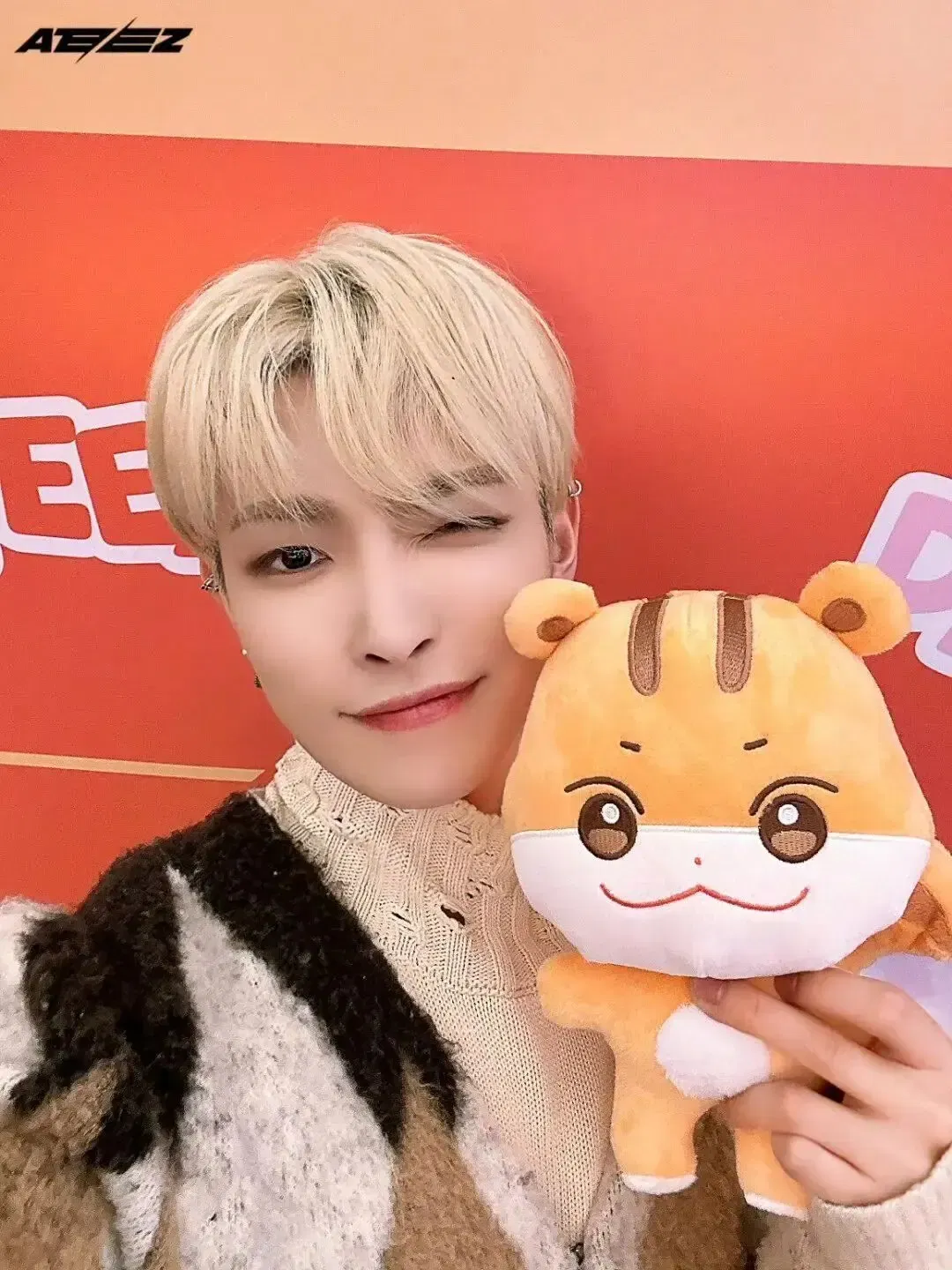 Color: FireBrick, Height: 0-10cm - Kpop Aniteez Kawaii Stuffed Animals Plushies Toy Room Decor Hongjoong Seonghwa Yunho Yeosang San Ming Wooyoung Jongho Plu