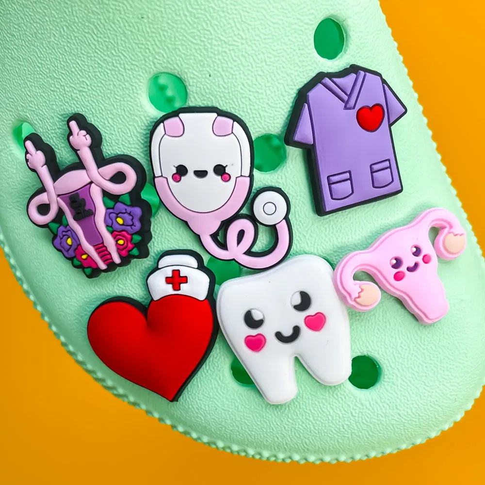 Color: Khaki - 1pcs Medical Clog Accessories Stethoscope Syringe Gibit Shoe Charm Clog Pins Teeth Uterus Nurse Clips Jeans Girl Women Gift