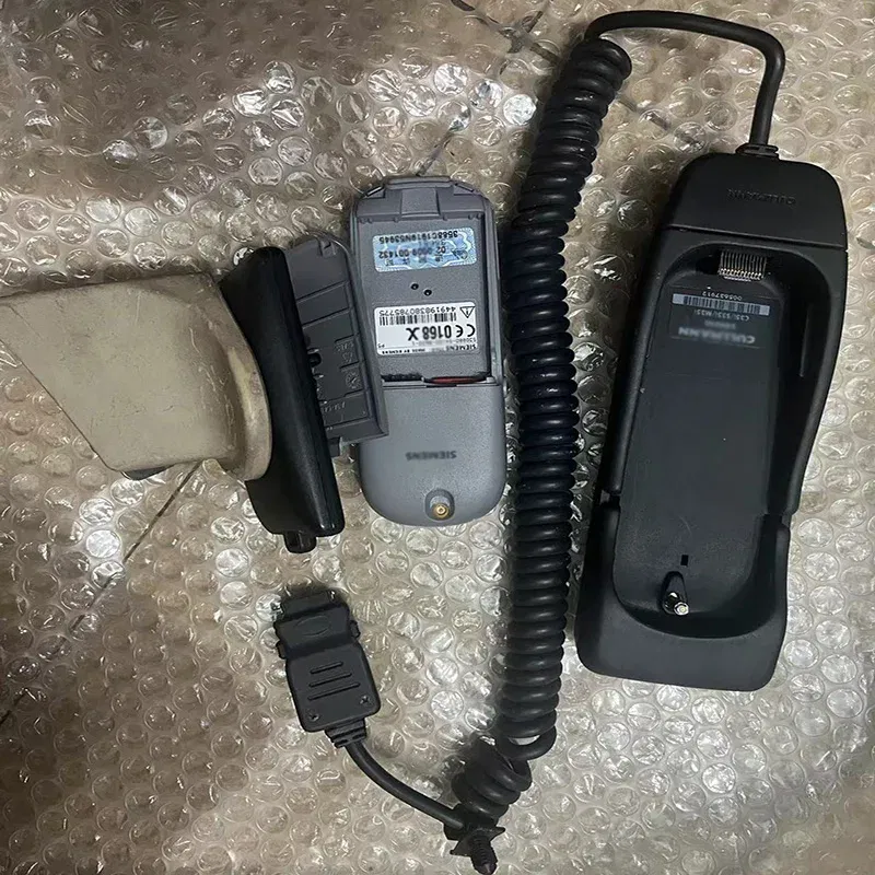 Color Name: Gold - for VW Bora, Golf 4, R32 original car phone holder, phone holder