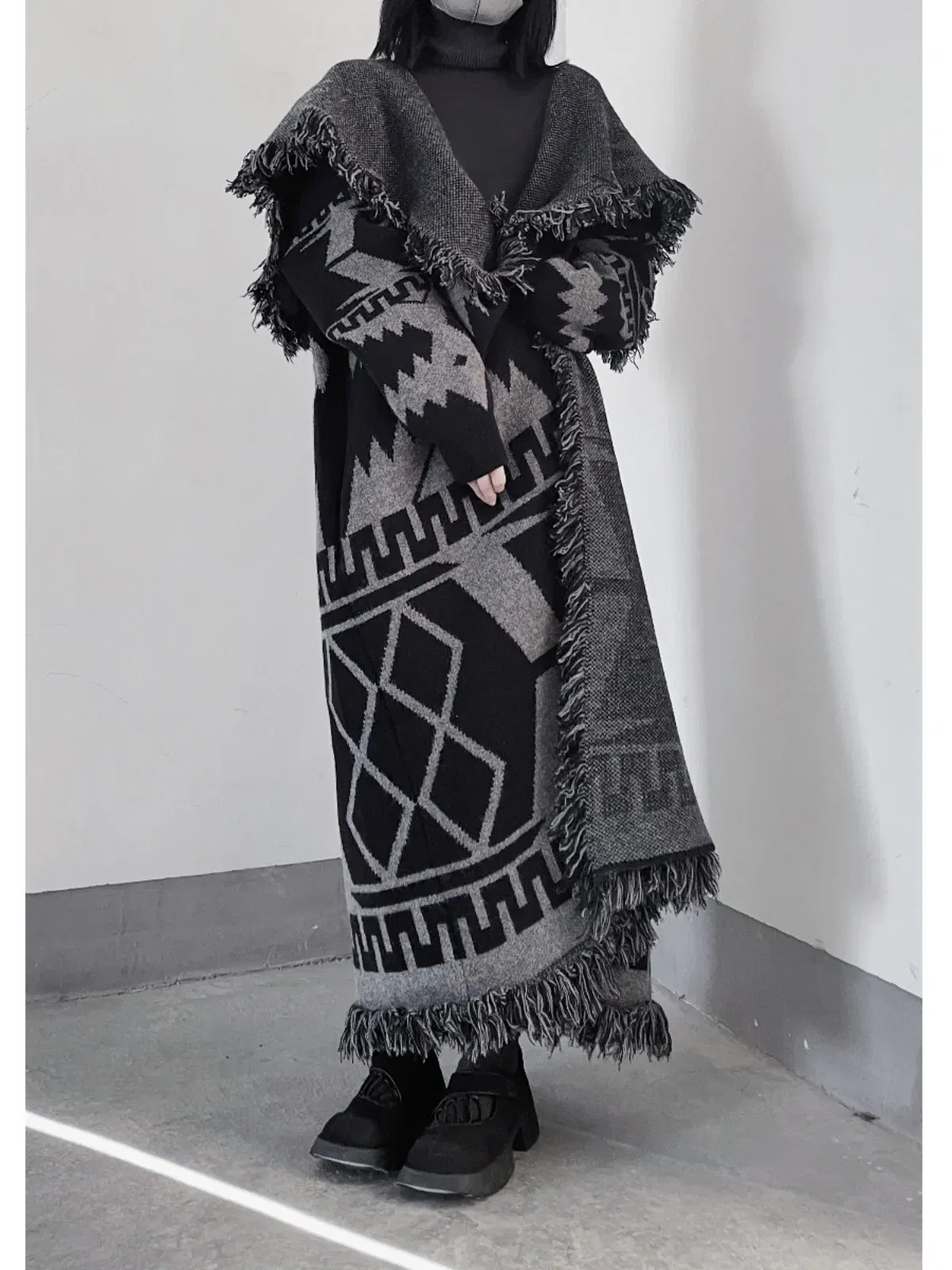 UMI MAO Female Overcoat High Weight Small Niche Big Lapel Tassel Edge Sweater Long Coat Lazy Style Retro Jackets  Femme Y2K