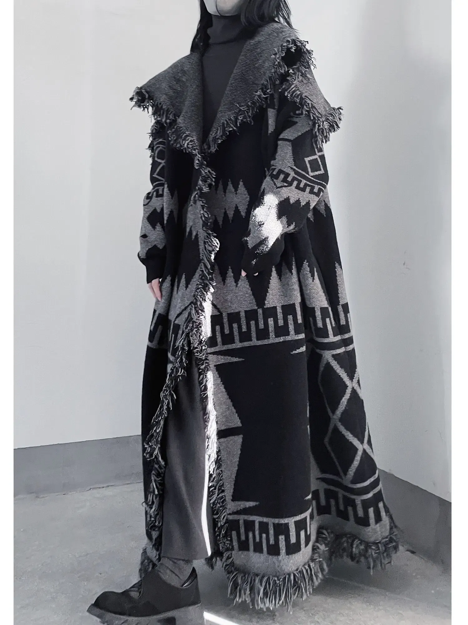 UMI MAO Female Overcoat High Weight Small Niche Big Lapel Tassel Edge Sweater Long Coat Lazy Style Retro Jackets  Femme Y2K