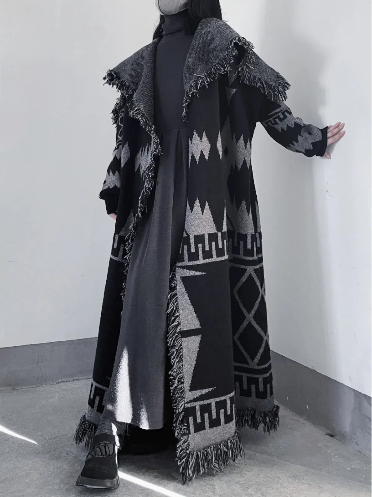 UMI MAO Female Overcoat High Weight Small Niche Big Lapel Tassel Edge Sweater Long Coat Lazy Style Retro Jackets  Femme Y2K