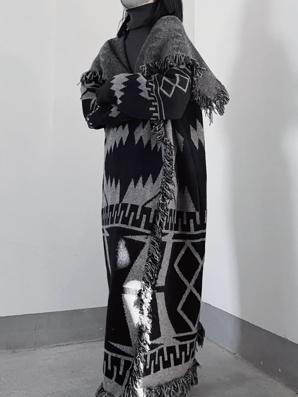 UMI MAO Female Overcoat High Weight Small Niche Big Lapel Tassel Edge Sweater Long Coat Lazy Style Retro Jackets  Femme Y2K