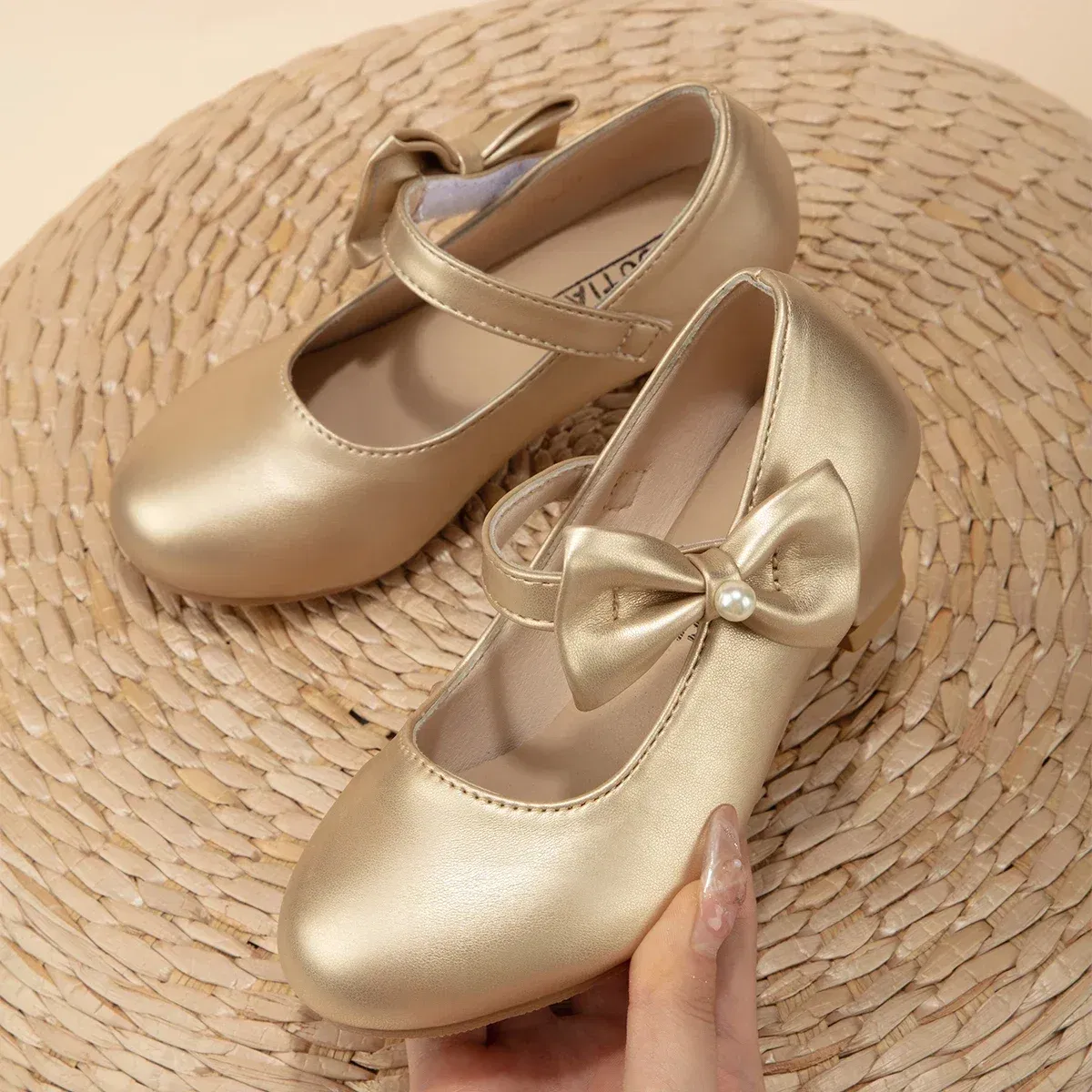 Shoe Size: 31, Color: WHITE - Children's Bowknot Wedding Party Princess Shoes Big Kids White Gold Dance Dress Shoes Small Square Heel Children's Shoes