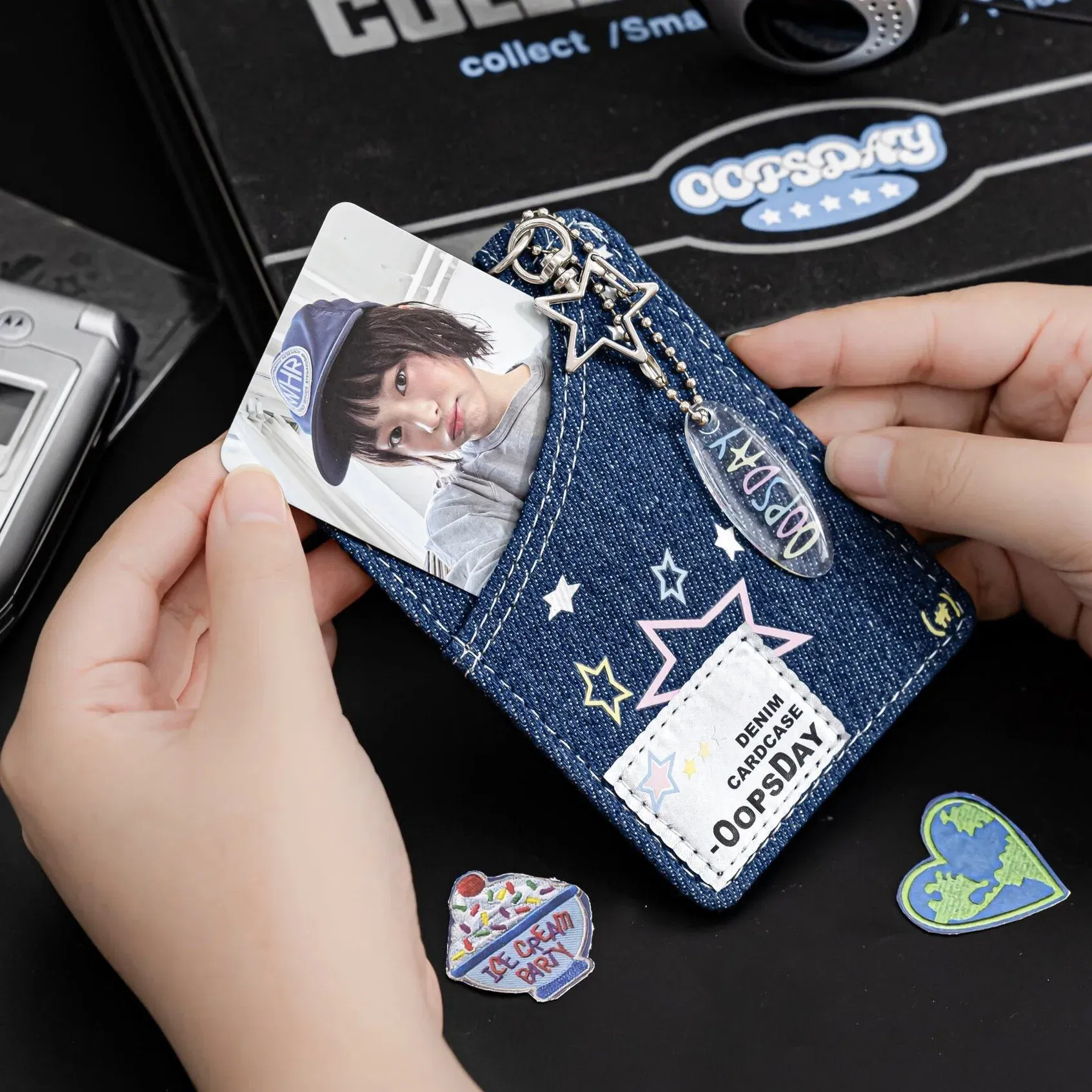 Color: Red - Y2K Style Jeans 3Inch Photocard Holder for 3 Inch Photo  Cool Girl Cards Holder with Keychain K-Pop Idol Photocard Case