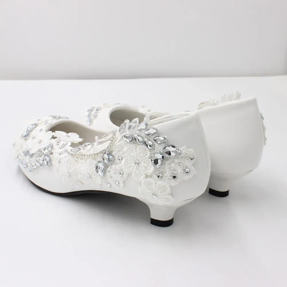 Color: WHITE, Shoe Size: 34, Ships From: CHINA - 【Xingchenmao?‘Low heel large size bridal shoes White large size soft top women's shoes handmade lace simple single shoes BH0710