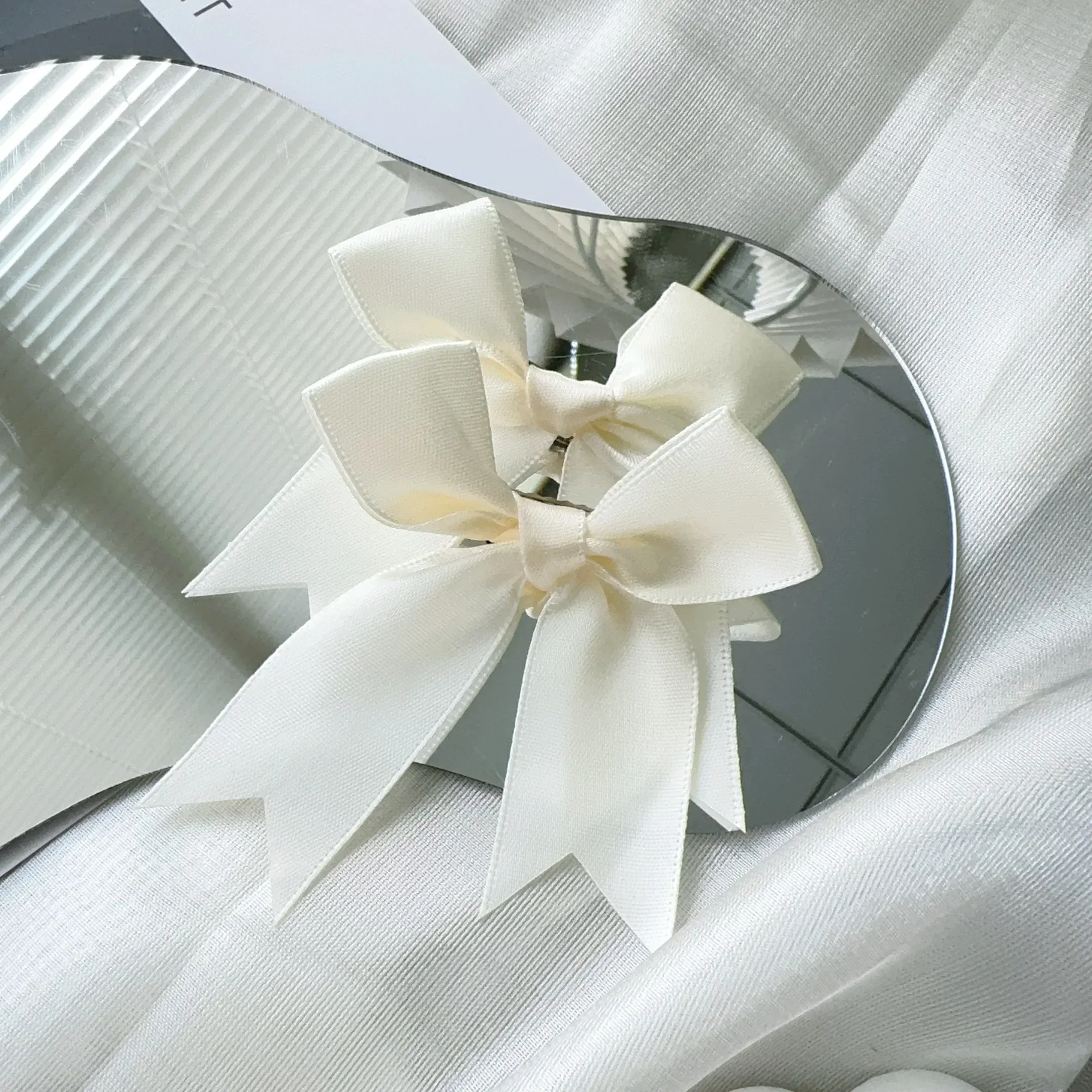 Color: Silver - 2Pcs Starry Dots Red Velvet Bow Hair Pins Hair Clips Kids Girls Fashion Christmas Barrettes Ponytail Holder Headwear Accessories