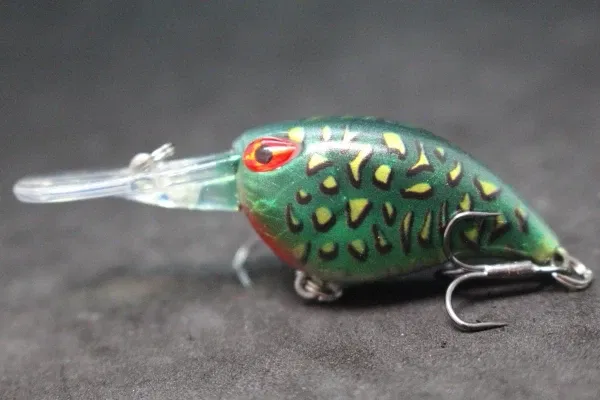 Color: Rosy Red - wLure Crankbait Wobble Fishing Lure 6cm 5g Deep Diving Tight Action Fresh Water Hard Bait Floating 8# Hooks Insect Bait C770