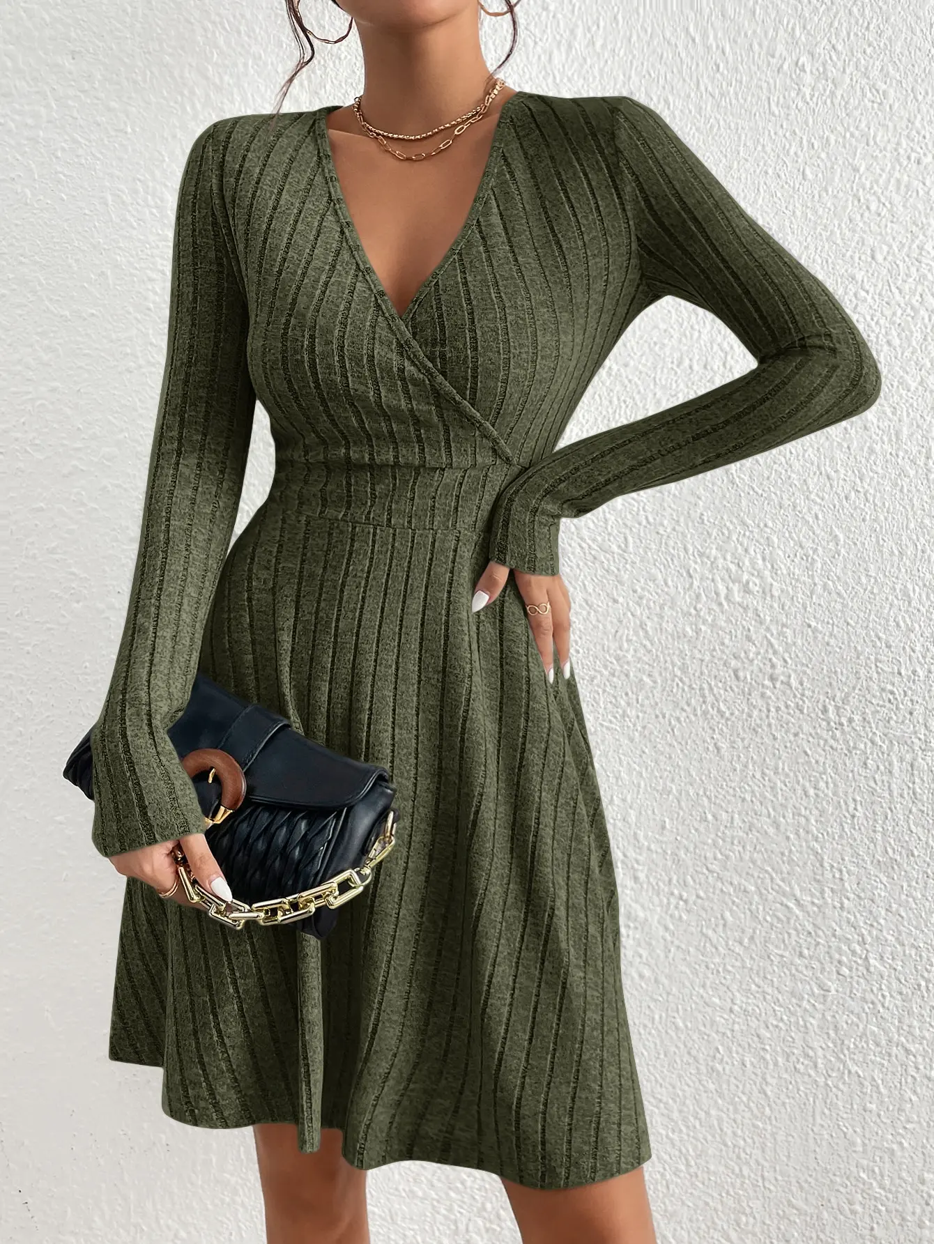 Color: black, Size: M - Autumn and Winter New V-neck Sexy Waistline A-line Umbrella Skirt Big Swing Long-sleeved Knit Dress