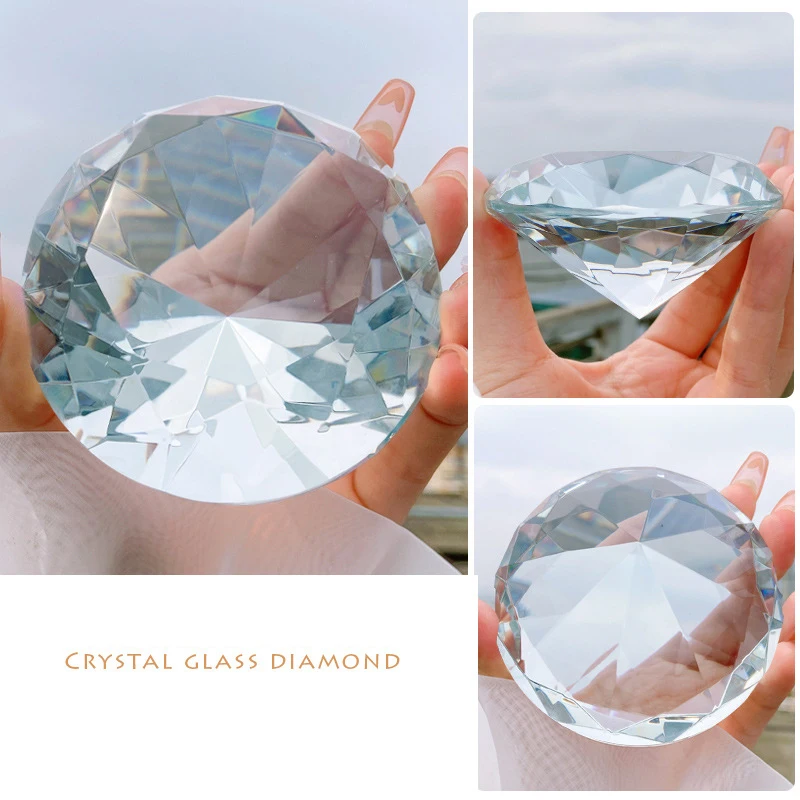 Color: light green - Nail Art Display 80mm Transparent Holographic Glass Crystal Diamond Hand Model Shoot Ornament Jewelry Salon Manicure Tool