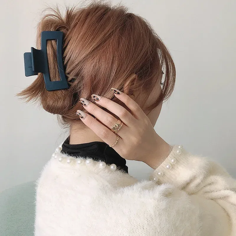 Color: khaki - Korean Large Claw Clips Women Plastic Claw Clips Black Matte Clip Hair Claw Non-slip Crab Hairpins Fashion Beach HairAccessories